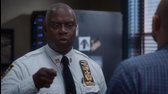 Brooklyn 99 S05E10 cz mp4