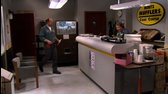 Lucky Louie S01E11 Lucky Louie 11 Louie sekl s praci mkv