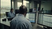 Tělo v ohni S01E01   Přehrada, El cuerpo en llamas (2023) Seriál, Thriller, Krimi, Czech Dabing, 1080p mkv