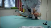 Mistři medicíny s01e01 mkv