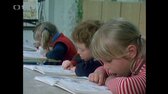 My všichni školou povinní 9 Dárek k Vánocům   Miroslav Vladyka, Veronika Žilková 1984 Cz   mkv